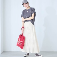 モデル身長167cm／M ※写真は撮影用のため総丈+6cmになります。