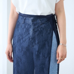あると便利なボトムの上から重ねるラップスカート