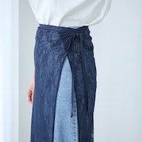 サイドのサテンリボンも上品