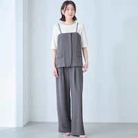モデル身長167cm／M ※写真は撮影用のため股下+6cmになります。