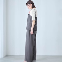 モデル身長167cm／M ※写真は撮影用のため股下+6cmになります。