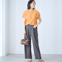 モデル身長168cm／M ※写真は撮影用のため股下+6cmになります。パンツのみ着用