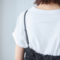 肩紐は長さ調節可能