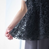 透け感のある素材が上品