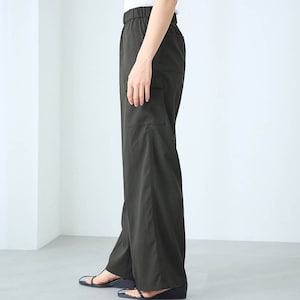 モデル身長168cm／M ※写真は撮影用のため股下+6cmになります。