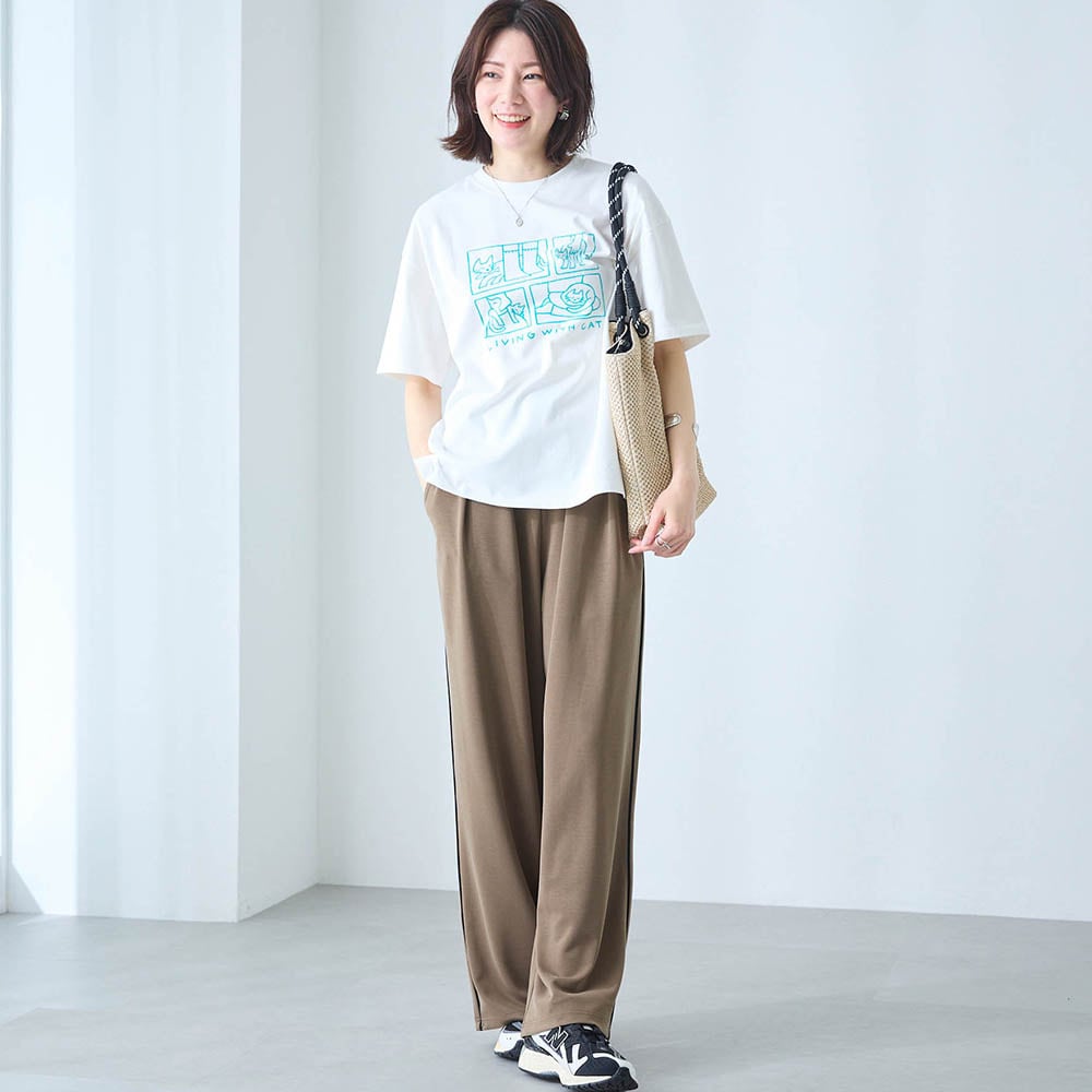 モデル身長167cm／M ※写真は撮影用のため股下+6cmになります。パンツのみ着用