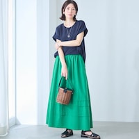 モデル身長167cm／M ※トップスのみ着用