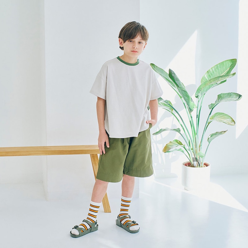 サンドベージュ／モデル身長130㎝・130サイズ着用