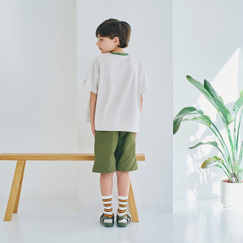 サンドベージュ／モデル身長130㎝・130サイズ着用