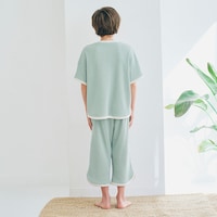 スモークグリーン／モデル身長130㎝・130サイズ着用