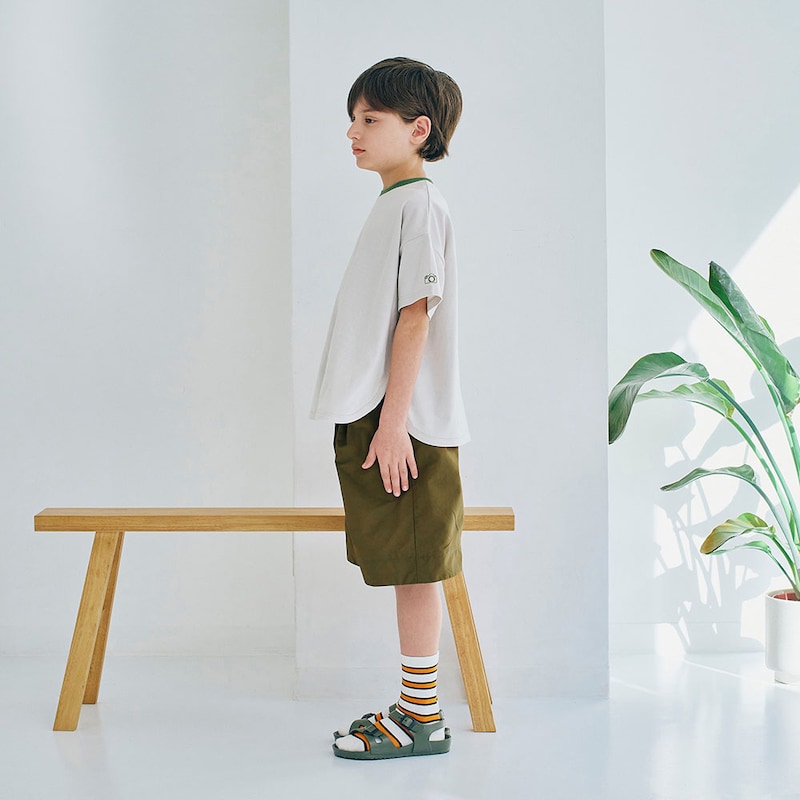 カーキ／モデル身長130㎝・130サイズ着用