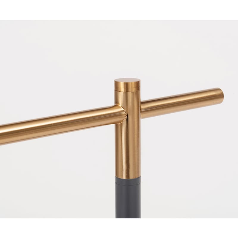 ゴールドのアクセントが目を引きます