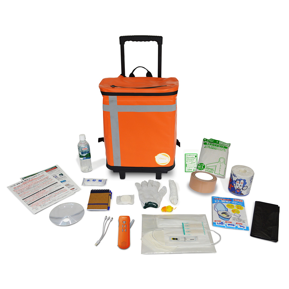 【ベルメゾン】水に浮く!水をためれる!防災士TANAKA兄弟監修の防災バッグ(1人用)