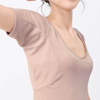 防水布入りの脇汗パッドでしっかりカバー