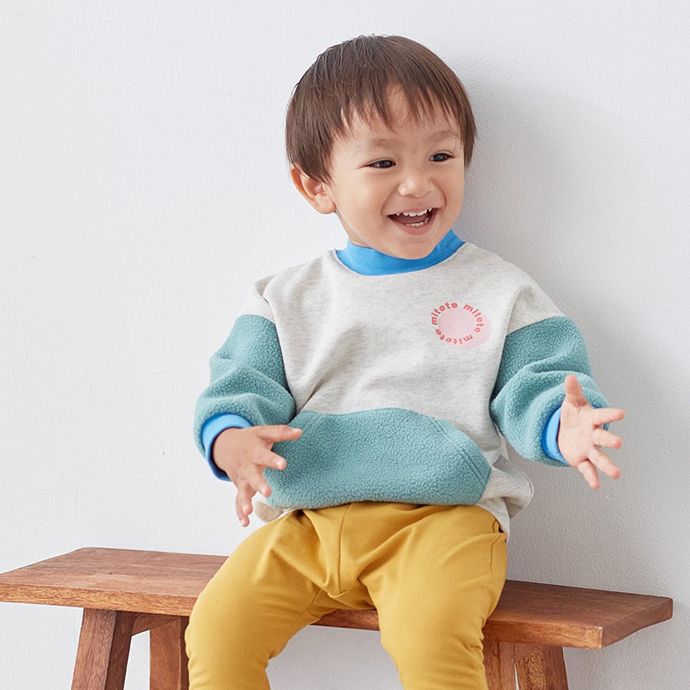 オートミール×ブルーグリーン／モデル身長85.3cm・80サイズ着用・体重11kg