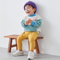 オートミール×ブルーグリーン／モデル身長85.3cm・80サイズ着用・体重11kg