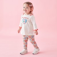 レッド系／モデル身長82cm・80サイズ着用・体重11.5kg