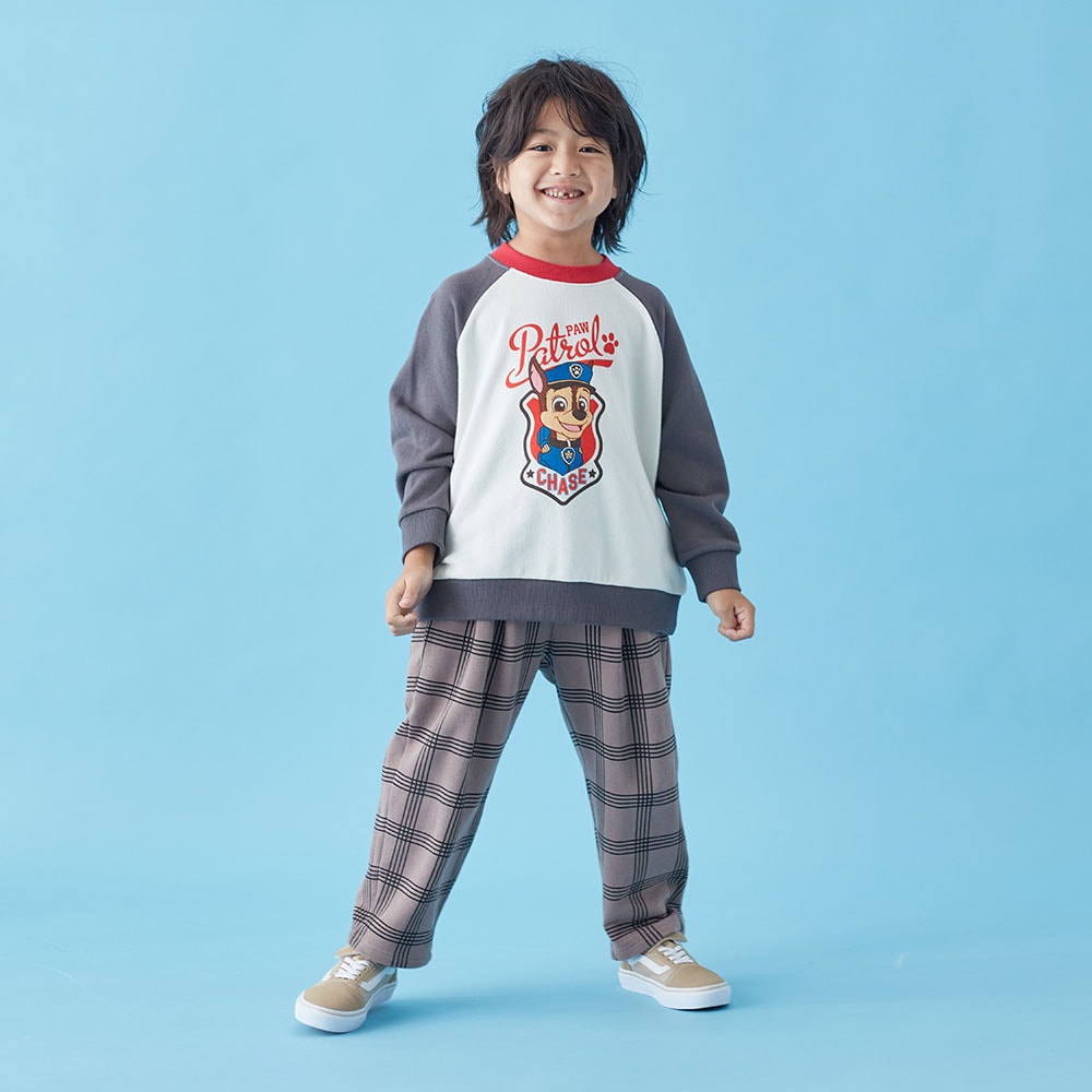 チェイス（ネイビー系）／モデル身長110cm・110サイズ着用