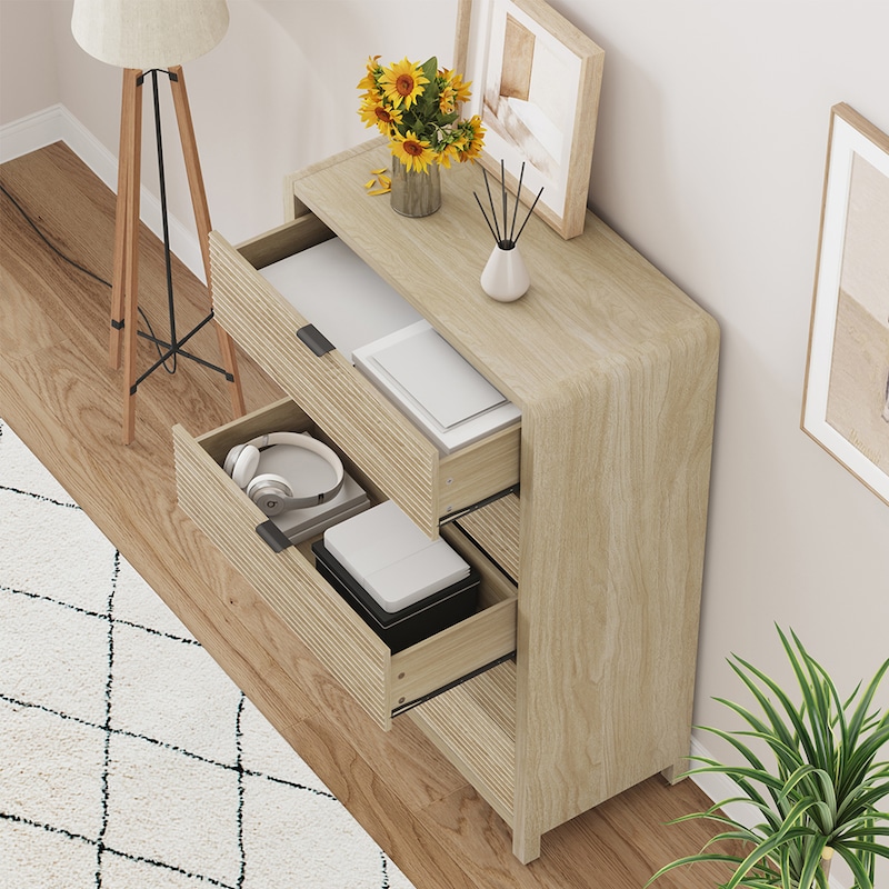 強度のある5杯の引出しは衣類以外も収納できます。/チェスト