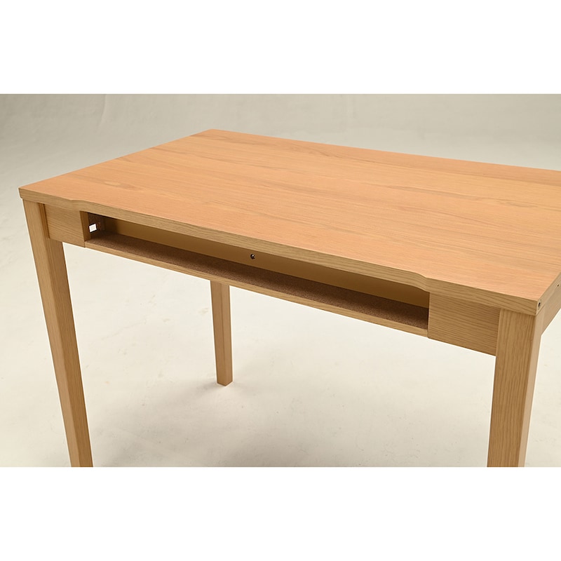 デスク裏はコンセントタップ収納付きで配線スッキリ/デスク