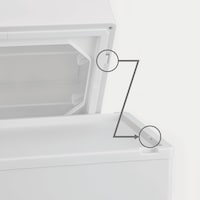 積み重ねた状態で引出しを引いてもケースが浮き上がりにくい、前倒れ防止機能付き。