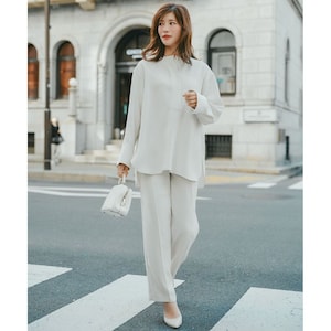 【オンワード樫山】【UNFILO/アンフィーロ】ドライダブルクロス タックテーパードパンツ