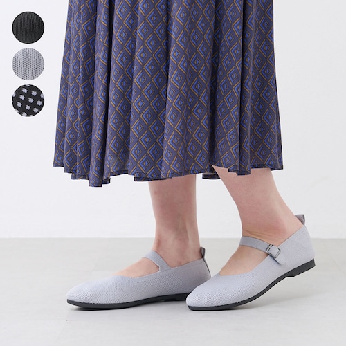 素足でも爽やかに履ける洗えるストラップシューズ