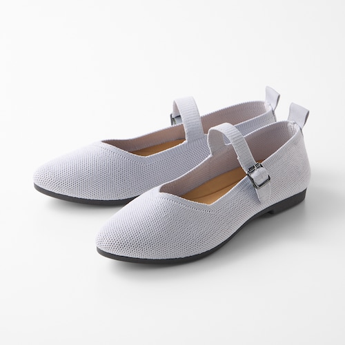 素足でも爽やかに履ける洗えるストラップシューズ