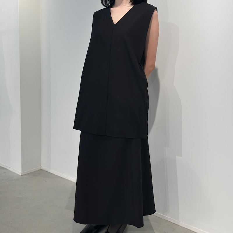 ヒップが隠れる丈感で、体のラインをさりげなくカバー