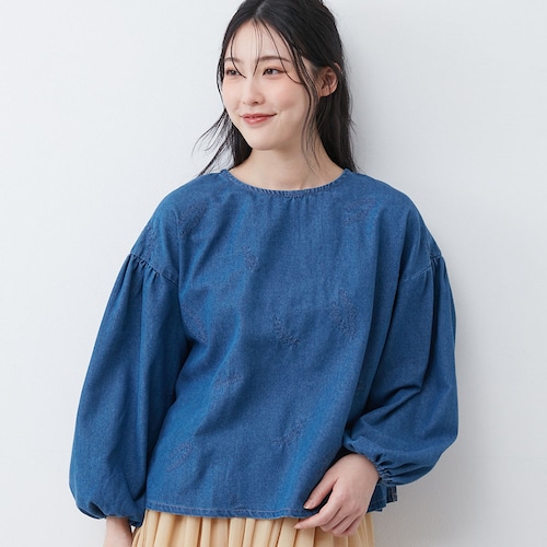 デニム刺しゅうブラウス