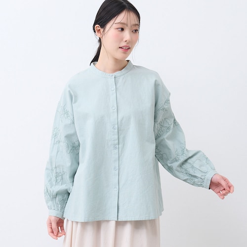 袖刺しゅうブラウス