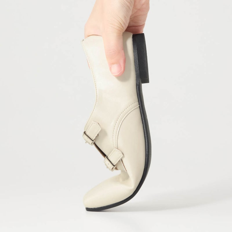 屈曲性抜群の一体型ソール