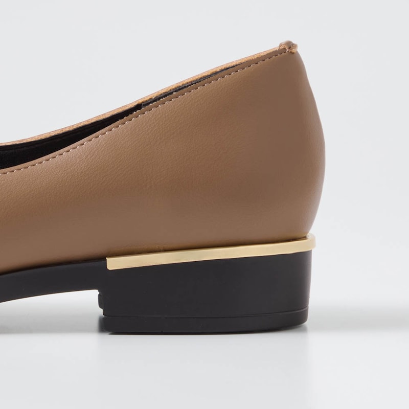 コツコツ音が気になりにくい静音リフト