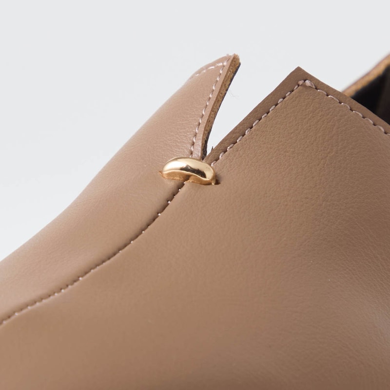 センターの飾りで上品見え