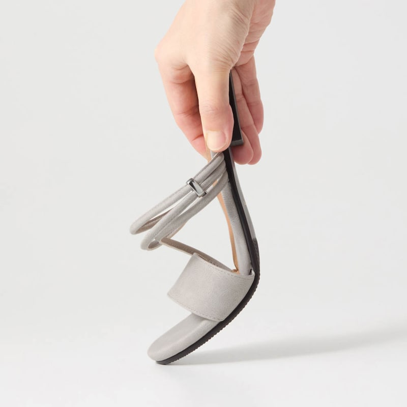 屈曲性のよいソールで歩きやすい