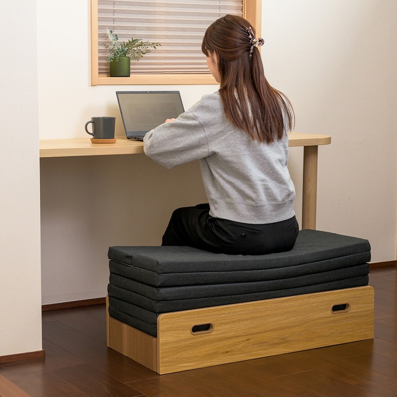 マットレス1マス分のみ引き伸ばしマットレスを置くと簡易チェアに