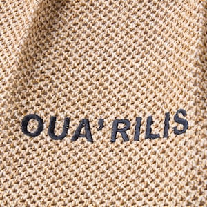 フロントはロゴ刺繍入りで高見え