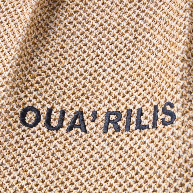 フロントはロゴ刺繍入りで高見え