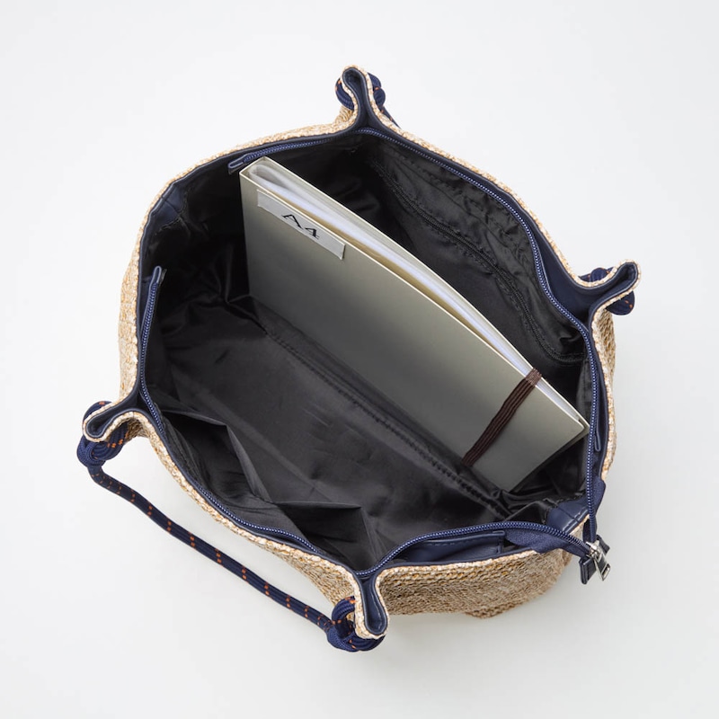 A4サイズも収納可能