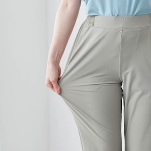 ぐーんと伸びて動きやすいストレッチ素材