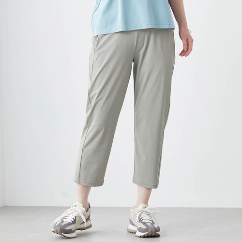すっきり美脚アクティブクロップドパンツ