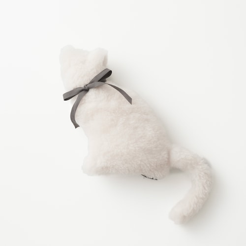 「ずっと撫でていたい、心地よさ」リアルなフォルムで柔らかい猫のクッション［日本製］