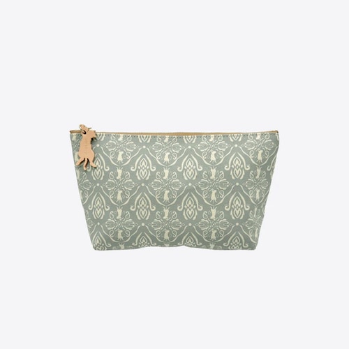 【保護ネコに寄付できる】「コスメや小物が、すっきり入る」ダマスク柄ポーチM［日本製］