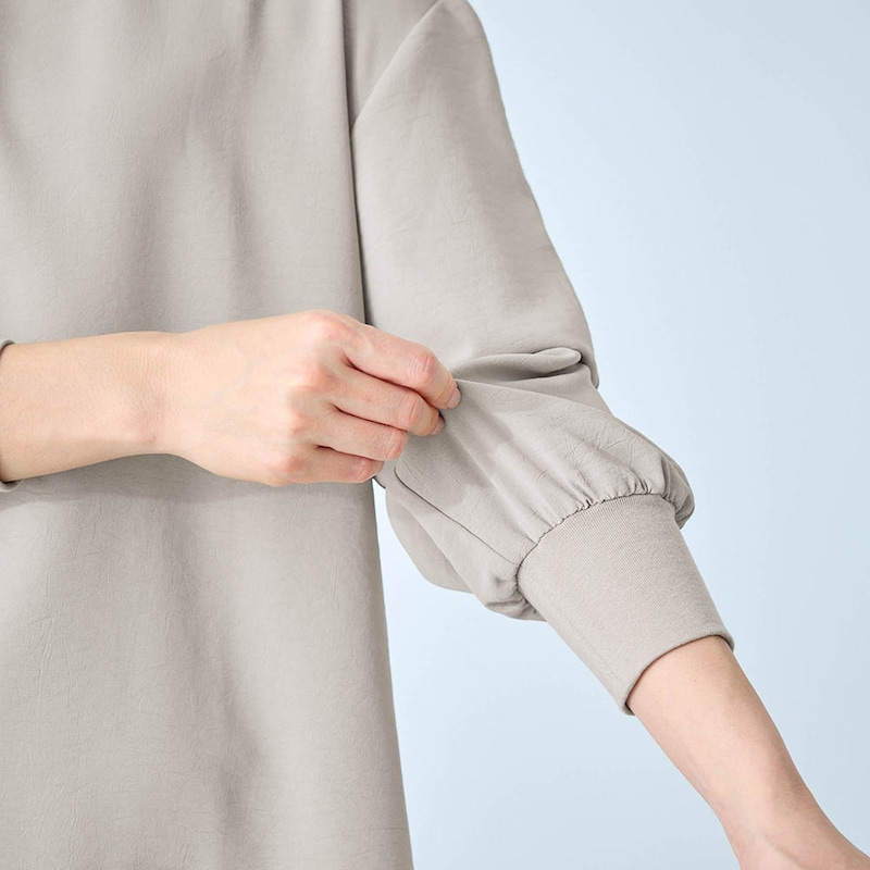 作業時にたくしあげやすい袖口リブ