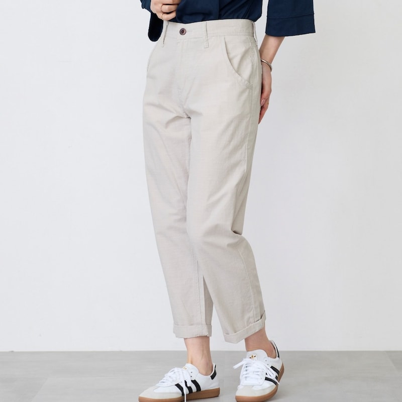 ライトグレージュ