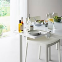 テーブル横に取り付けられる折り畳み棚