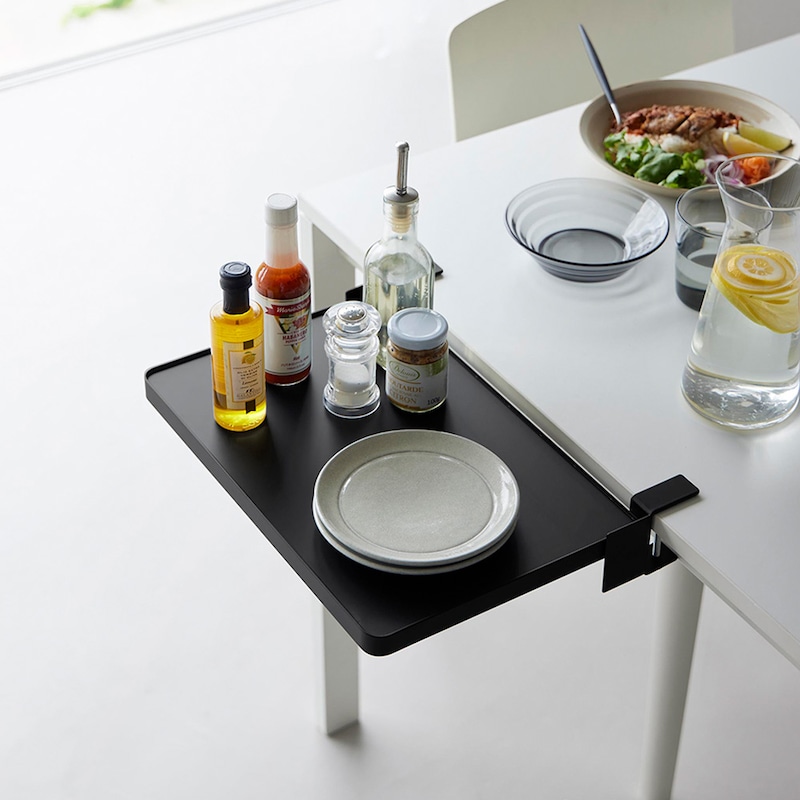 配膳準備や調味料の仮置きに便利クランプでしっかり取り付けられます