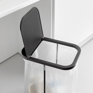 蓋つきなので、においも防ぐ事ができます