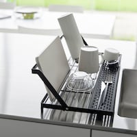 水切り部分が二段構造になっているので、様々なサイズのお皿やまな板を乾かすことができます