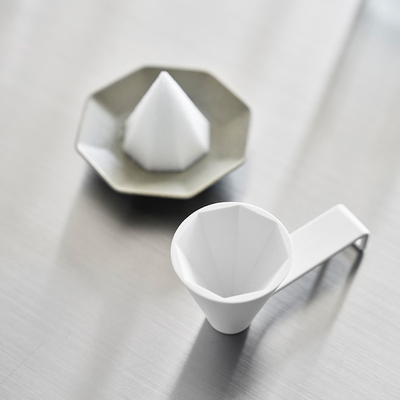 福を招く八角盛り塩を美しく仕上げる専用スプーン